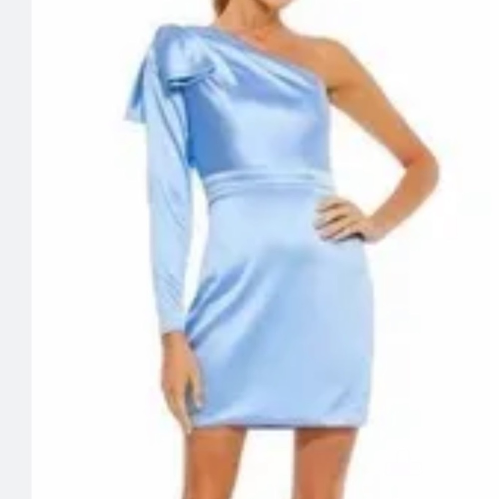 Mac‎ Duggal leena Bow Shoulder
Satin Mini Dress Size 2